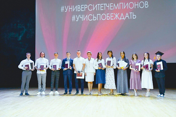 Ольга Павлова поздравила выпускников Поволжского университета физкультуры